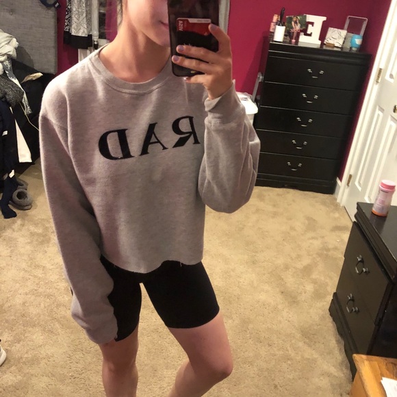 Rad Brandy Melville Grey Cropped Sweatshirt - Picture 2 of 6